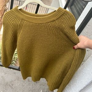 Olive? green sweater - nice fit